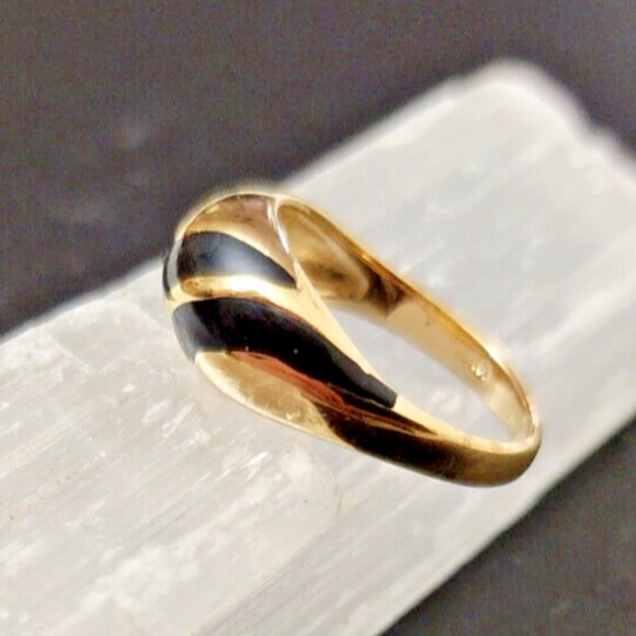 Vintage Black Enameled Gold  Avon Fashion Ring Size 6 - Picture 2 of 5